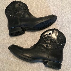 🆕 NWOT Born Cowboy Booties 🆕